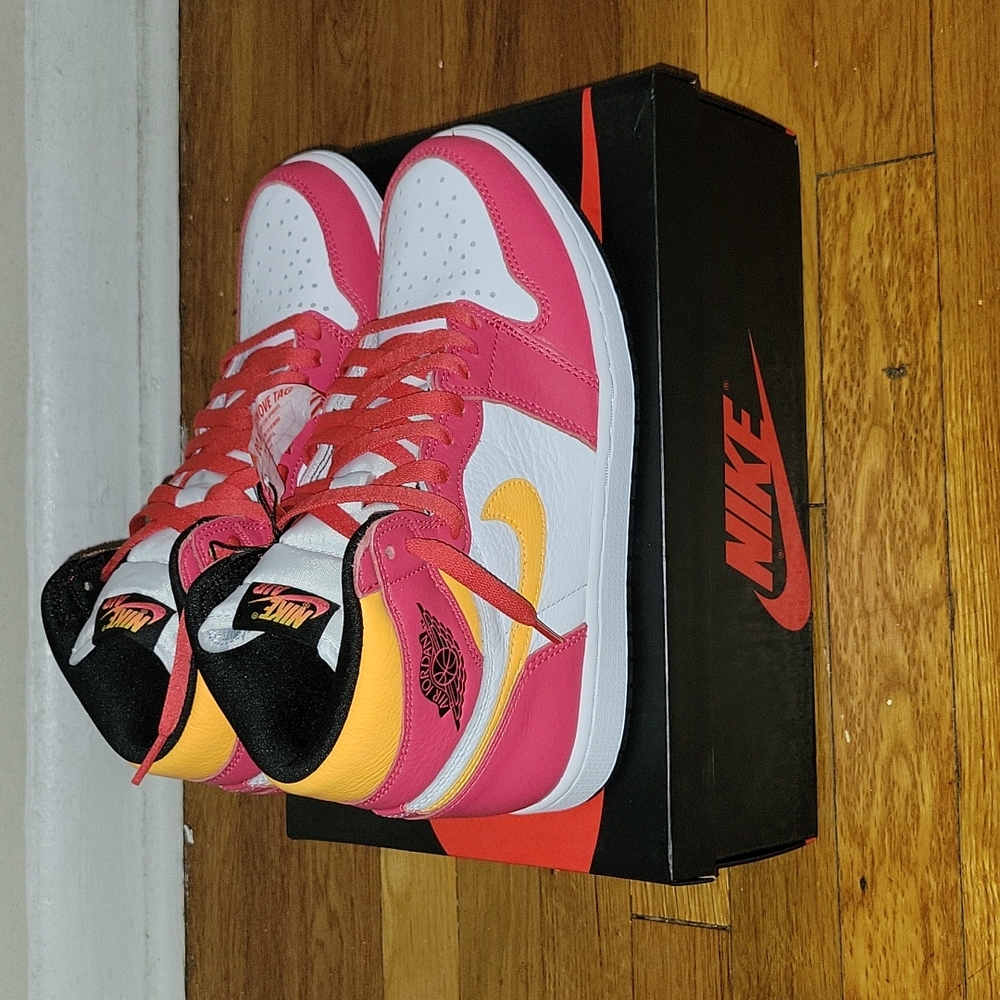 NEW Jordan 1 High OG Fusion Red. US Men's 9/Women's 10.5